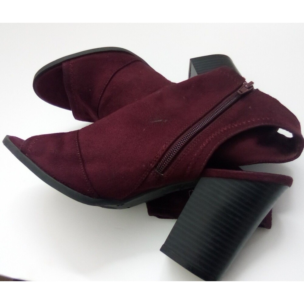✨ Brash Burgundy Faux Suede Peep Toe Block Heels – Size [8] ✨
